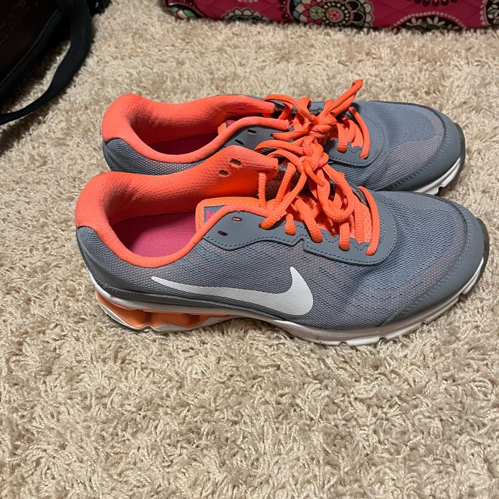 Nike tennis shoes